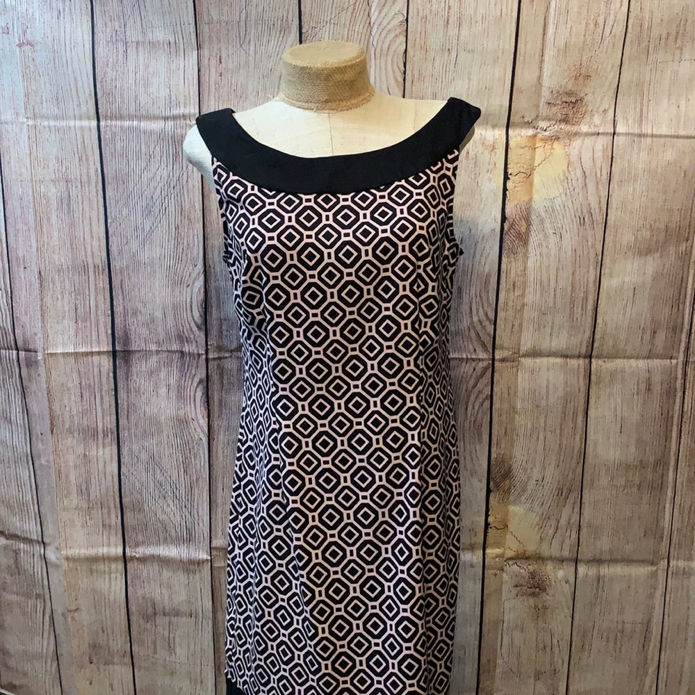 Pink and black rounded neckline dress